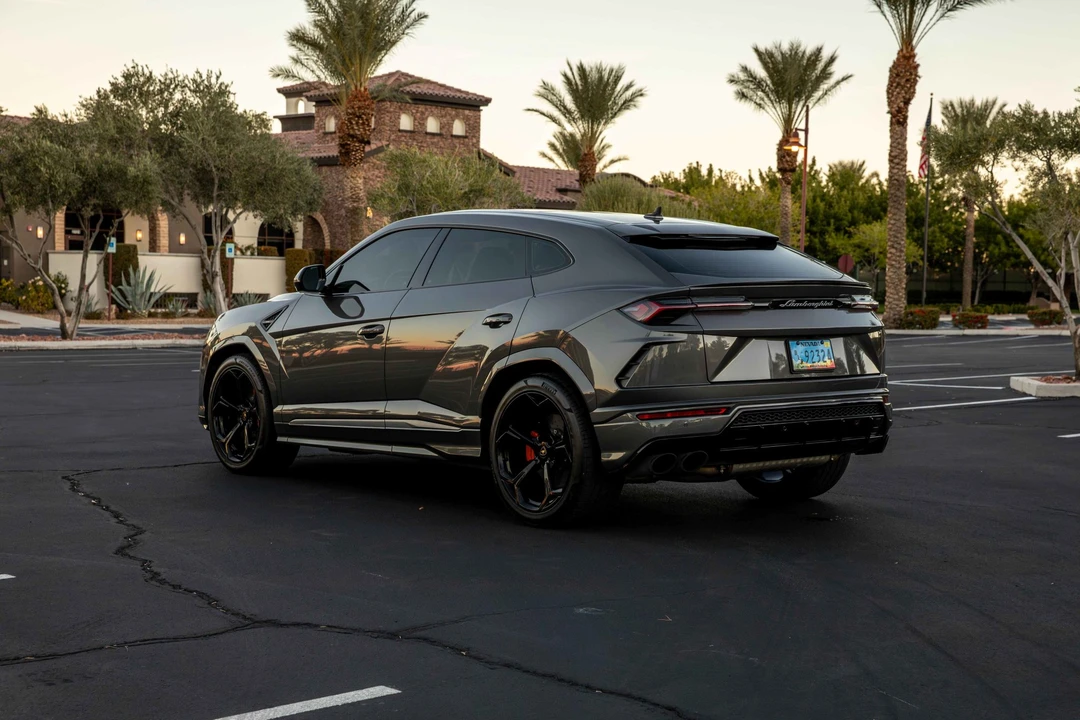 2021 Lamborghini Urus - Image 8 of 31