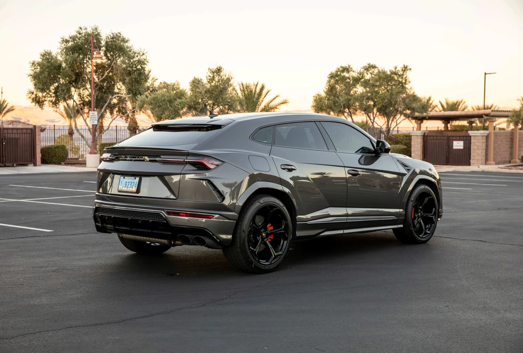 2021 Lamborghini Urus - Image 5 of 31