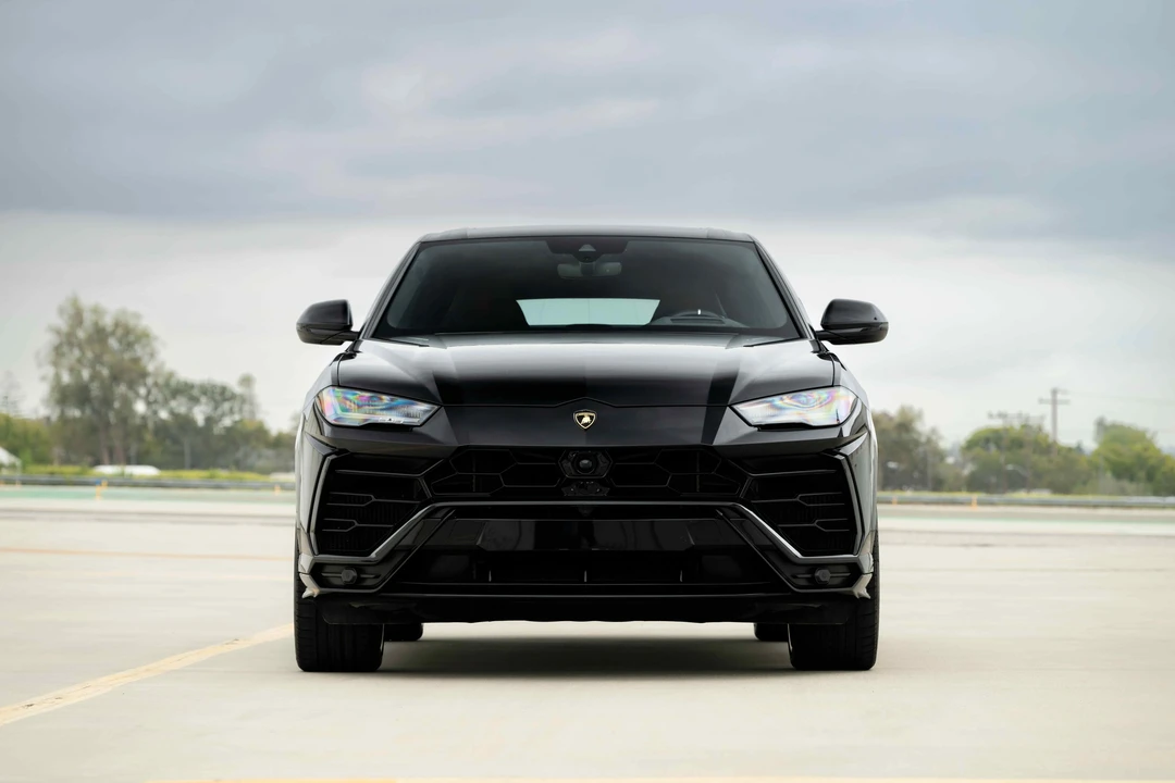 2021 Lamborghini Urus - Image 2 of 31