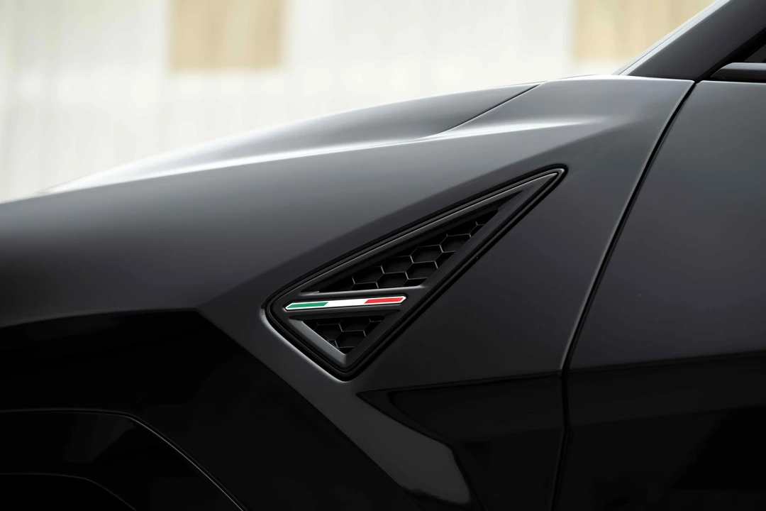 2021 Lamborghini Urus - Image 31 of 31