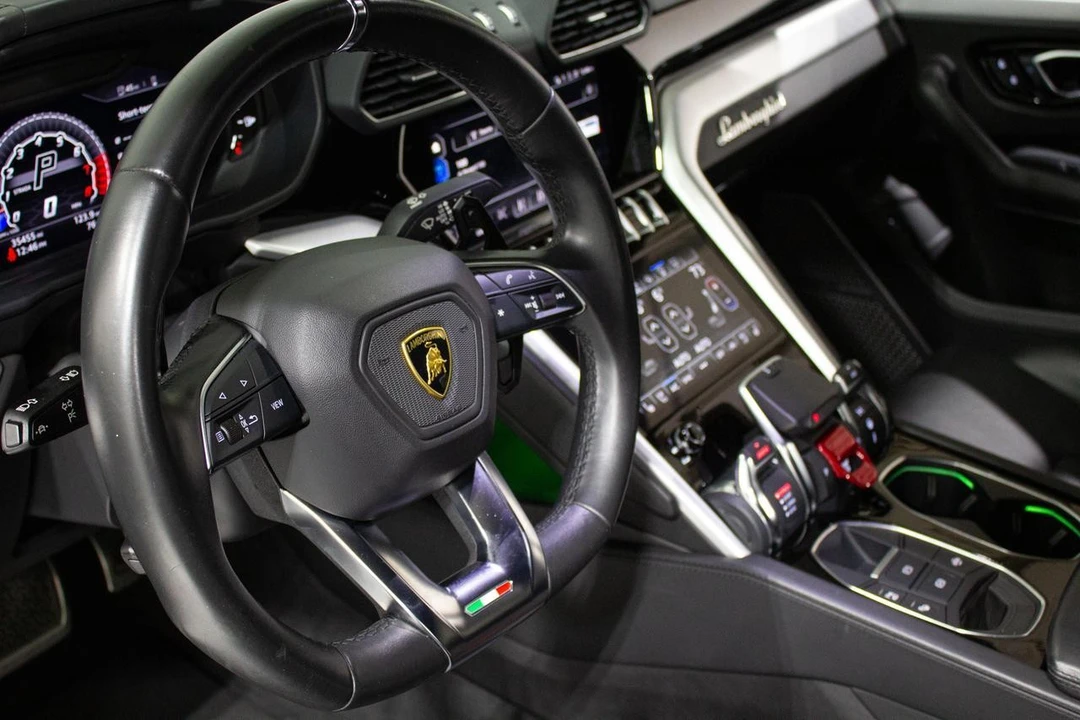 2021 Lamborghini Urus - Image 10 of 21