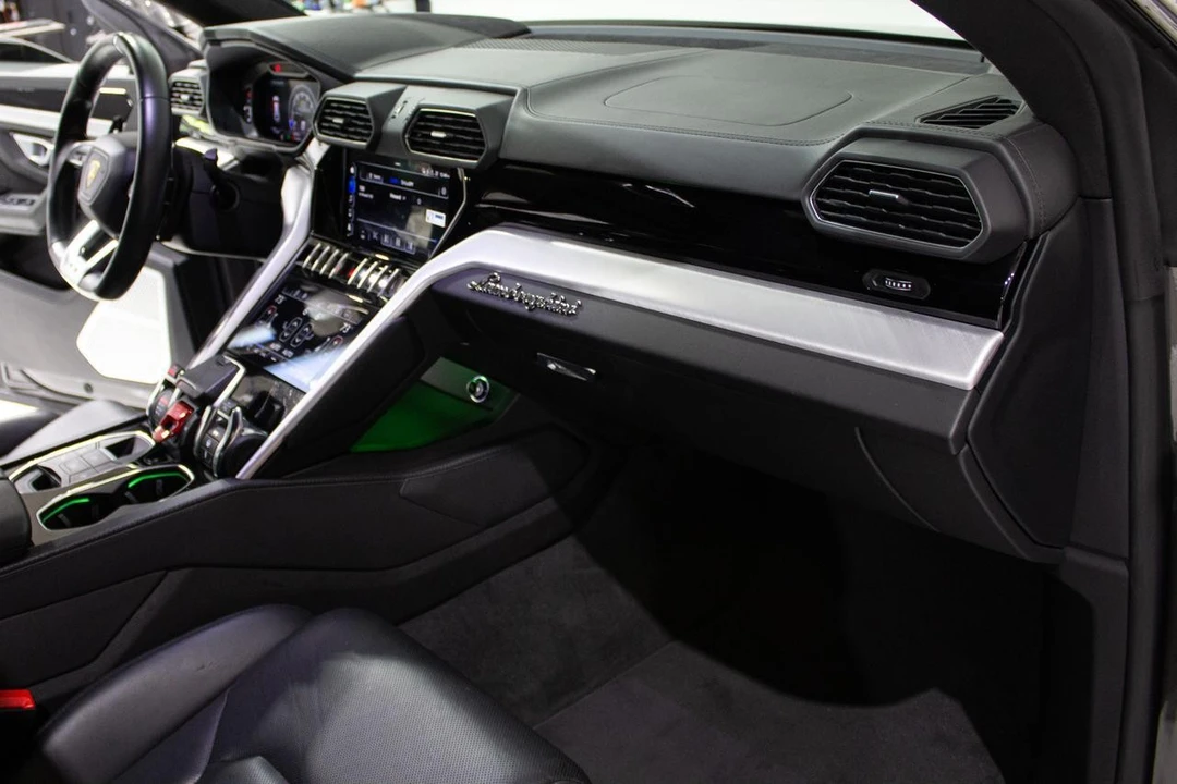 2021 Lamborghini Urus - Image 18 of 21