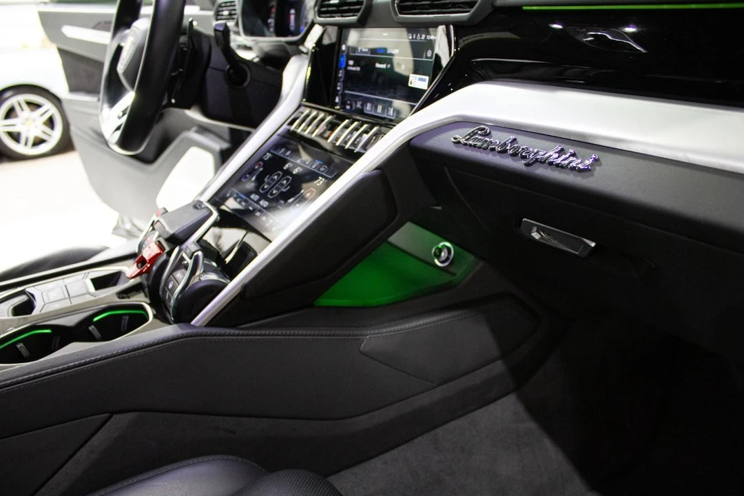 2021 Lamborghini Urus - Image 17 of 21