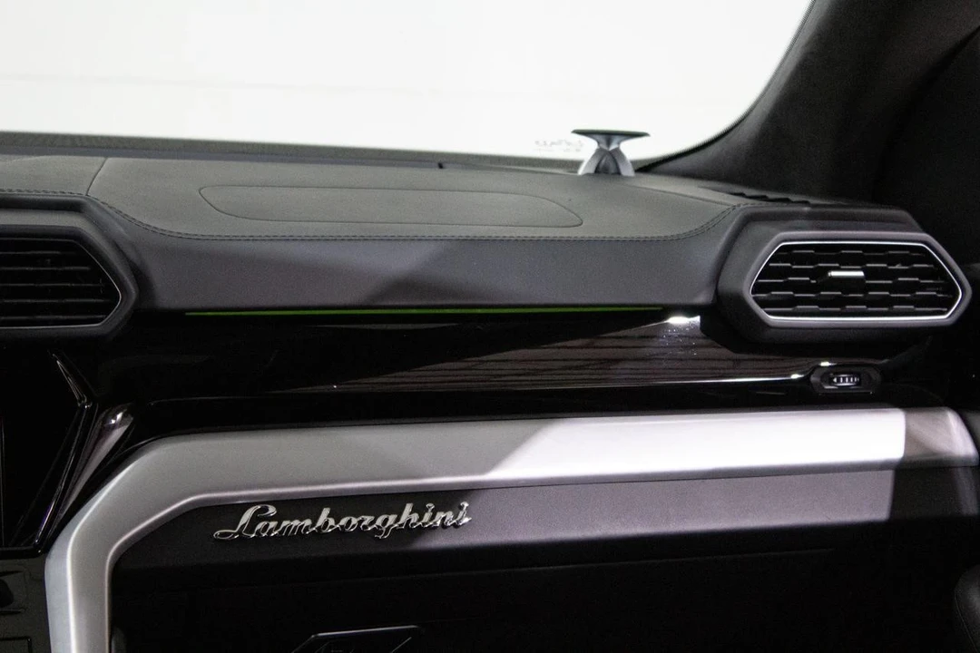 2021 Lamborghini Urus - Image 15 of 21