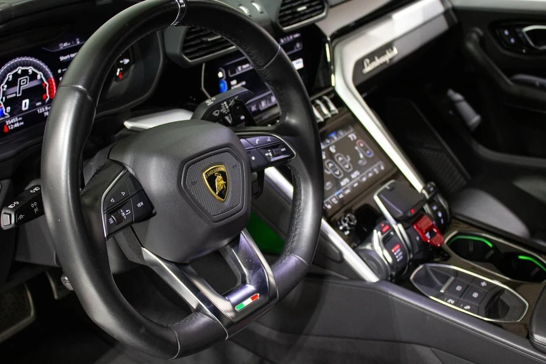 2021 Lamborghini Urus - Image 10 of 21