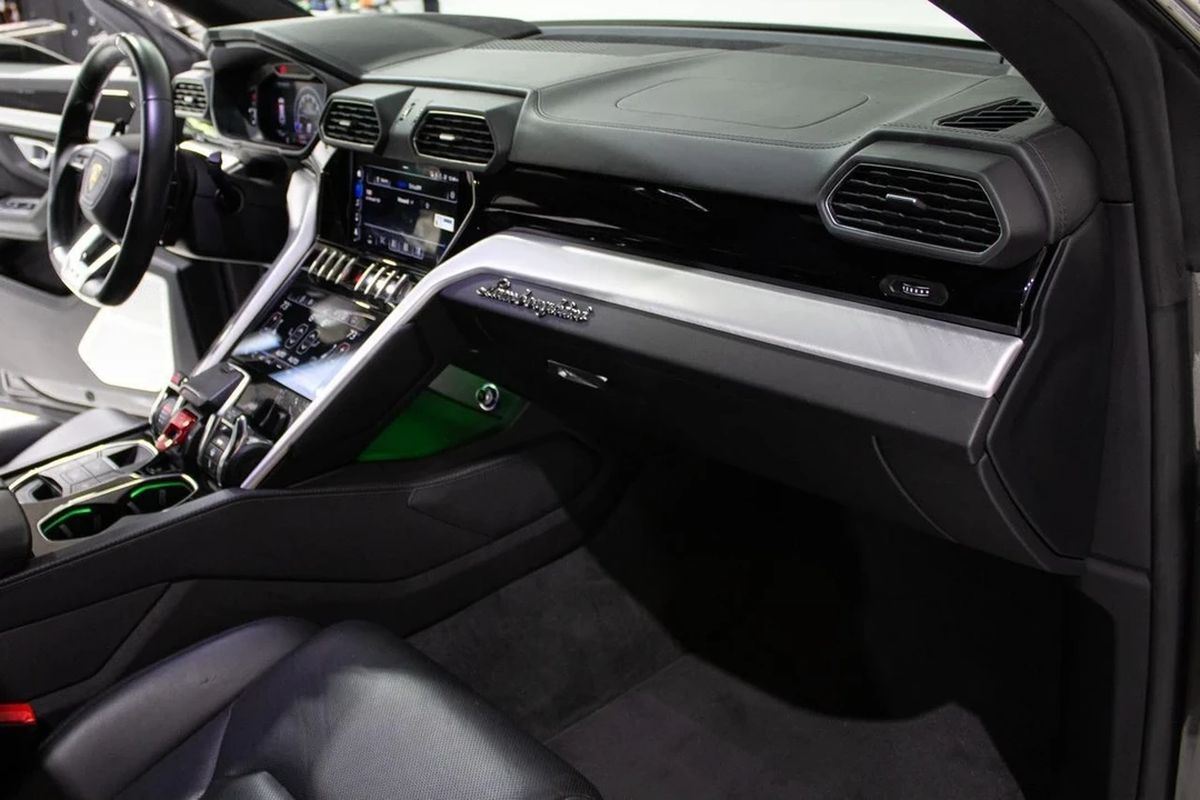 2021 Lamborghini Urus - Image 18 of 21