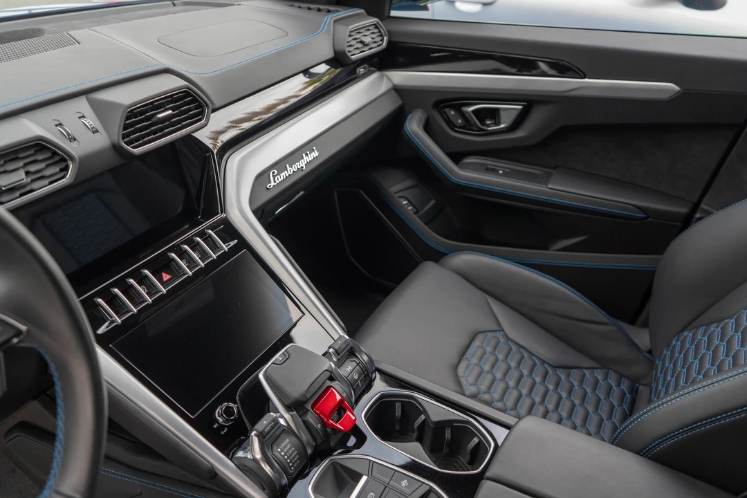 2021 Lamborghini Urus - Image 14 of 31