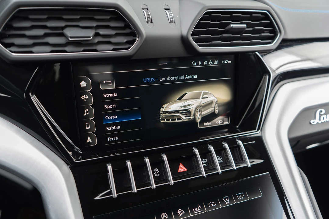 2021 Lamborghini Urus - Image 19 of 31