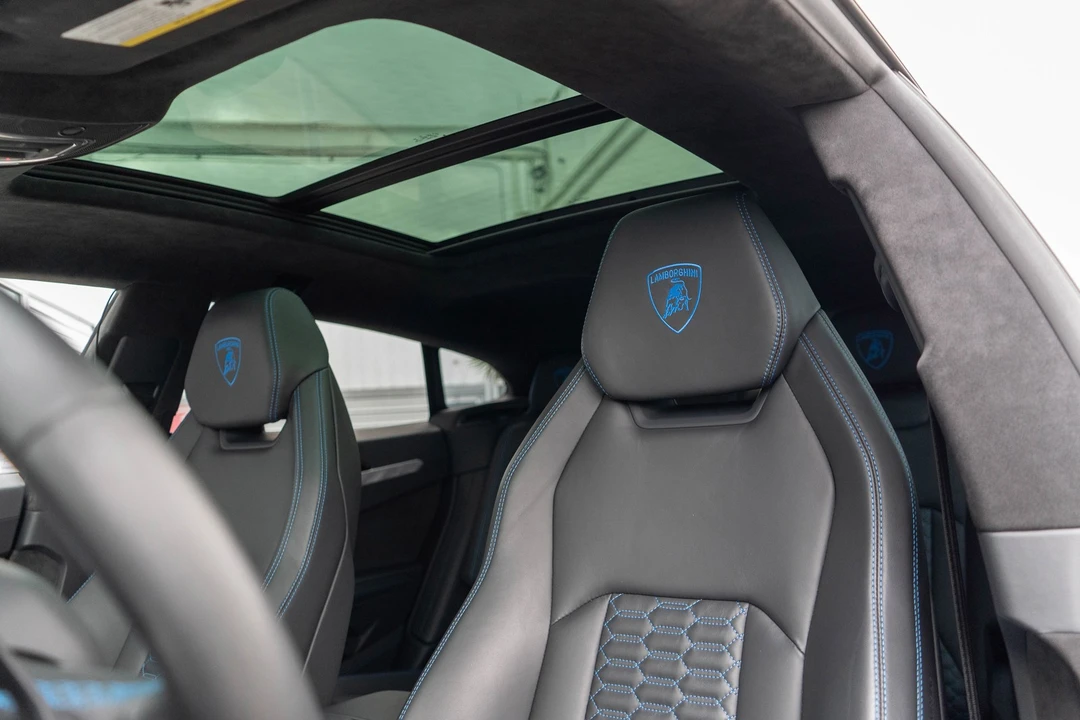 2021 Lamborghini Urus - Image 8 of 31