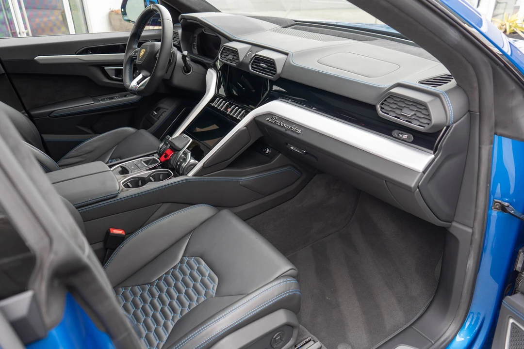 2021 Lamborghini Urus - Image 27 of 31