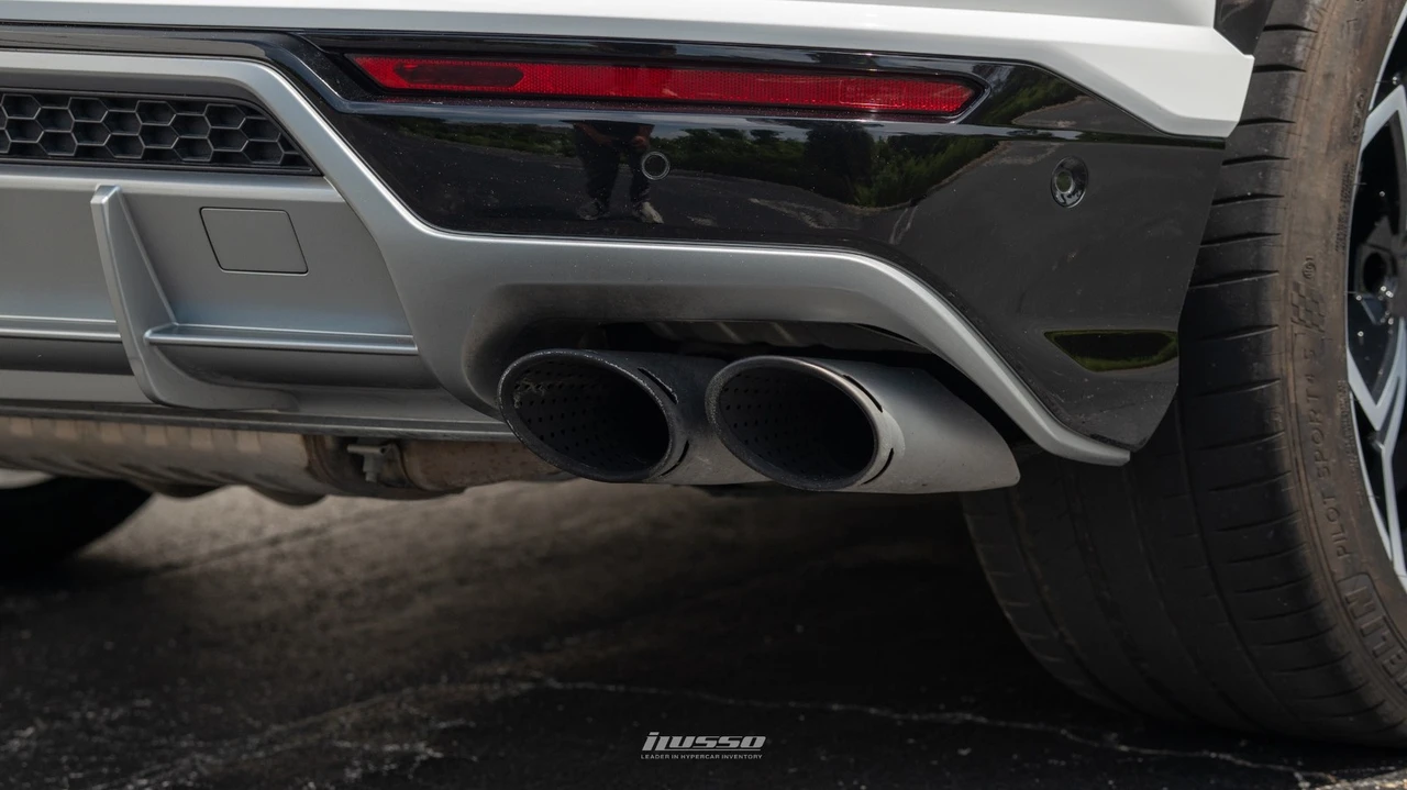 2021 Lamborghini Urus - Image 12 of 12