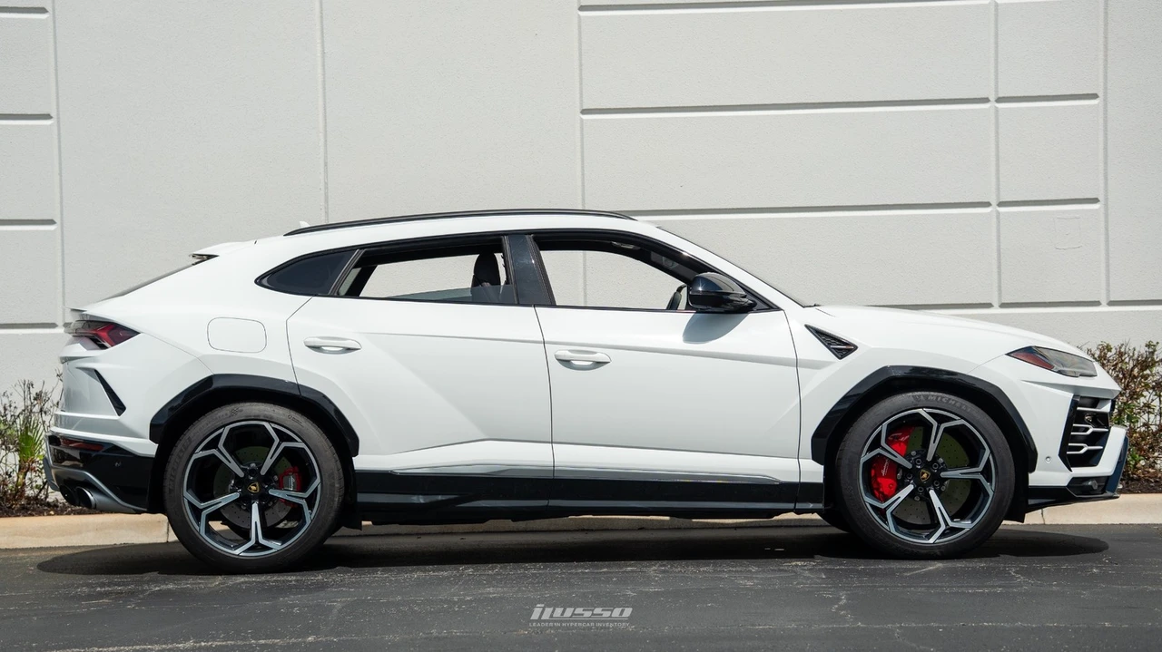 2021 Lamborghini Urus - Image 7 of 12