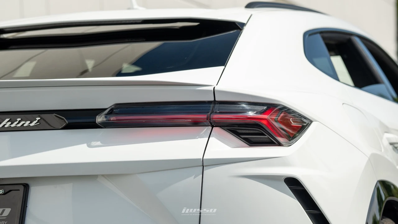 2021 Lamborghini Urus - Image 11 of 12