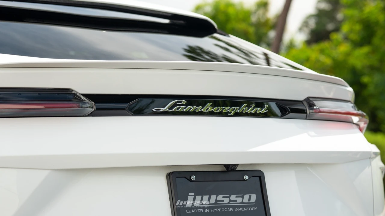2021 Lamborghini Urus - Image 14 of 31
