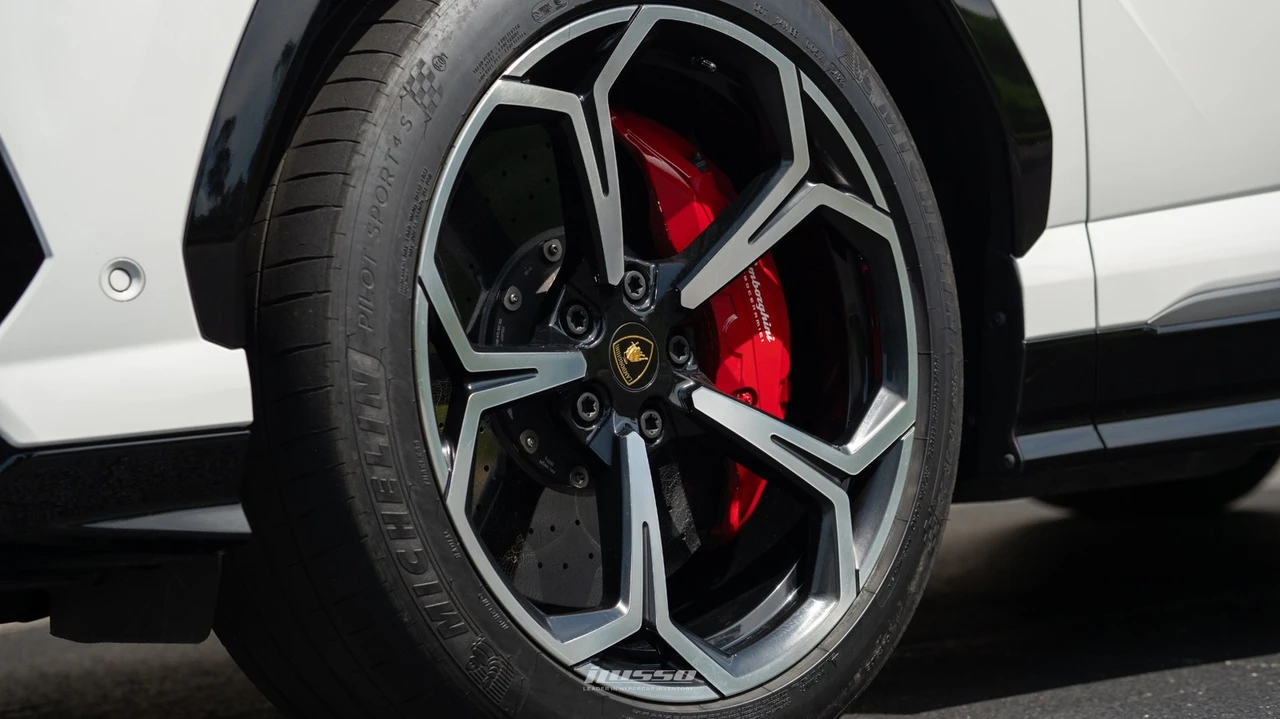 2021 Lamborghini Urus - Image 16 of 31