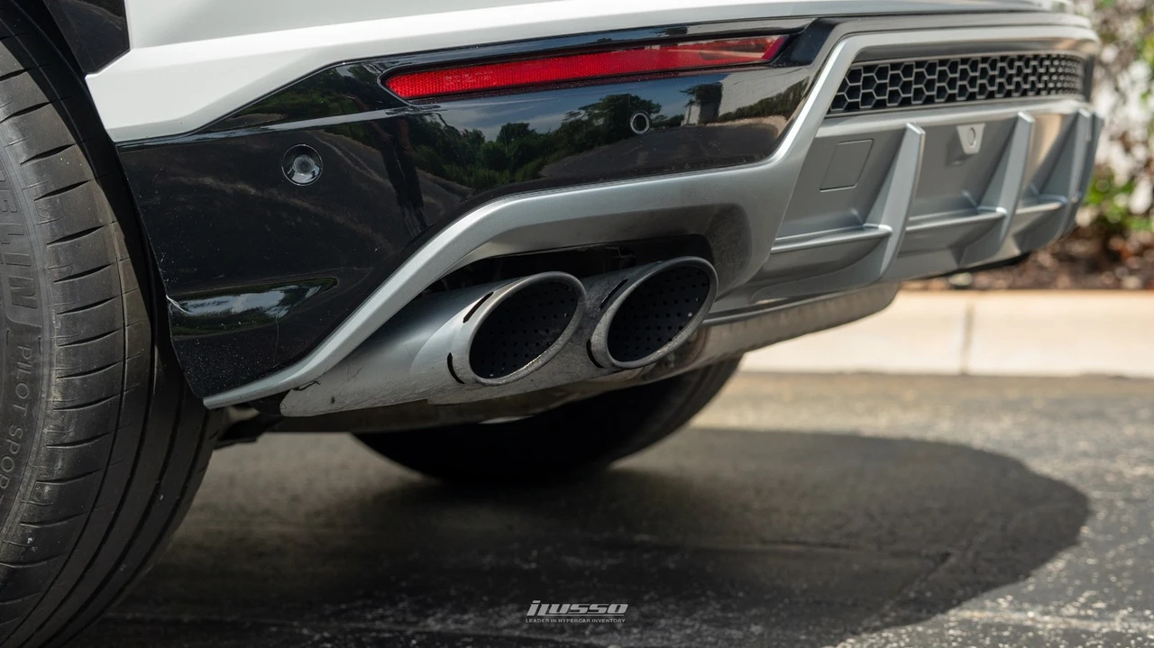 2021 Lamborghini Urus - Image 23 of 31