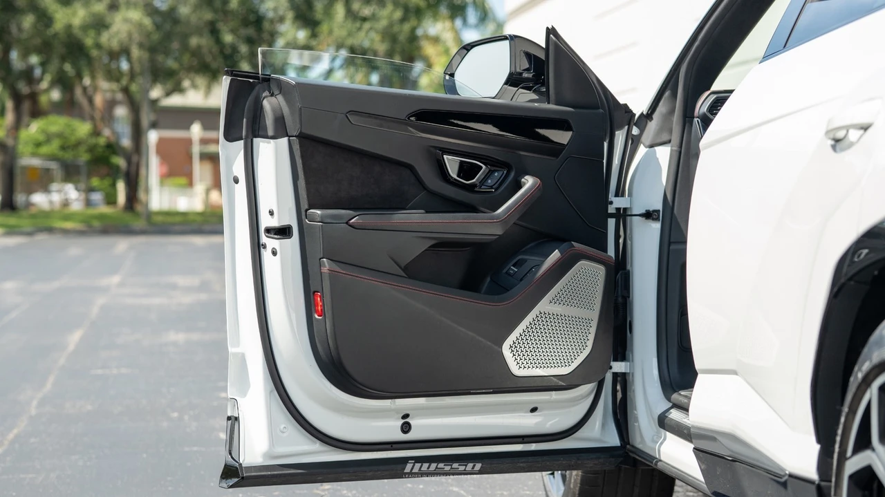 2021 Lamborghini Urus - Image 24 of 31