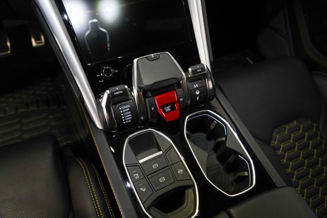 2021 Lamborghini Urus - Image 12 of 21