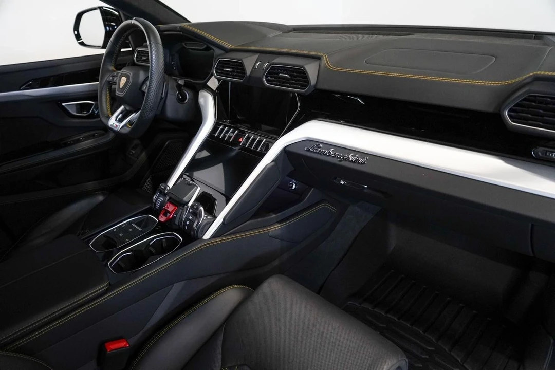 2021 Lamborghini Urus - Image 16 of 21