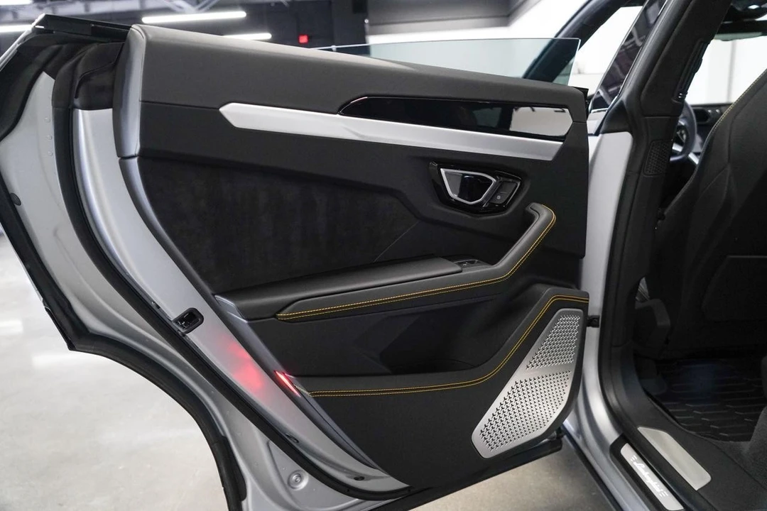 2021 Lamborghini Urus - Image 20 of 21
