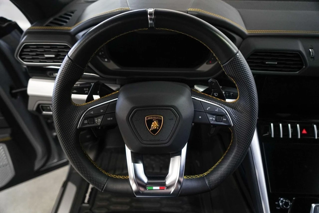 2021 Lamborghini Urus - Image 10 of 21