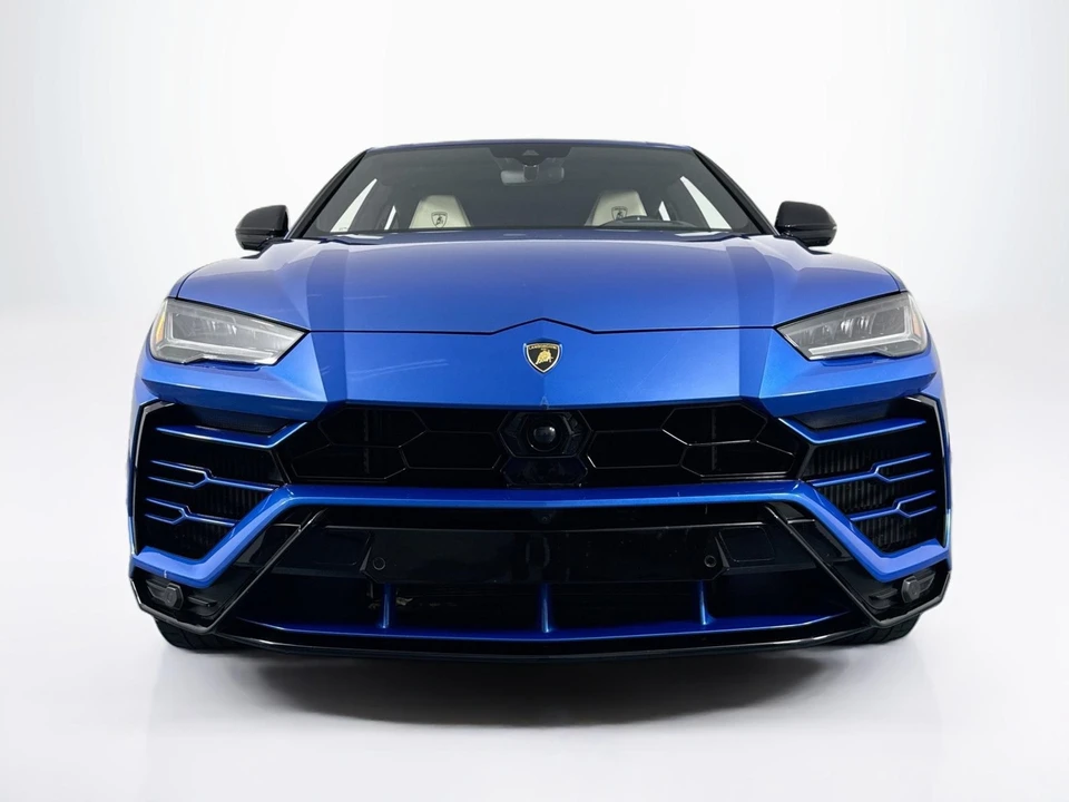 2021 Lamborghini Urus - Image 2 of 31