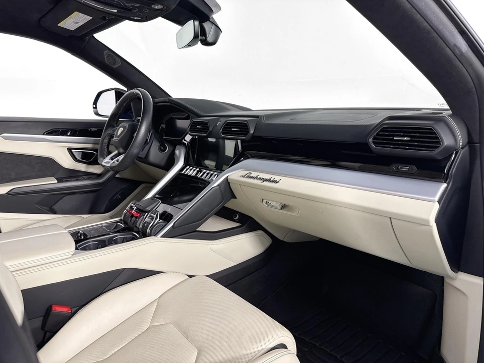2021 Lamborghini Urus - Image 31 of 31