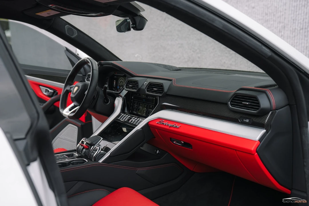 2021 Lamborghini Urus - Image 2 of 12