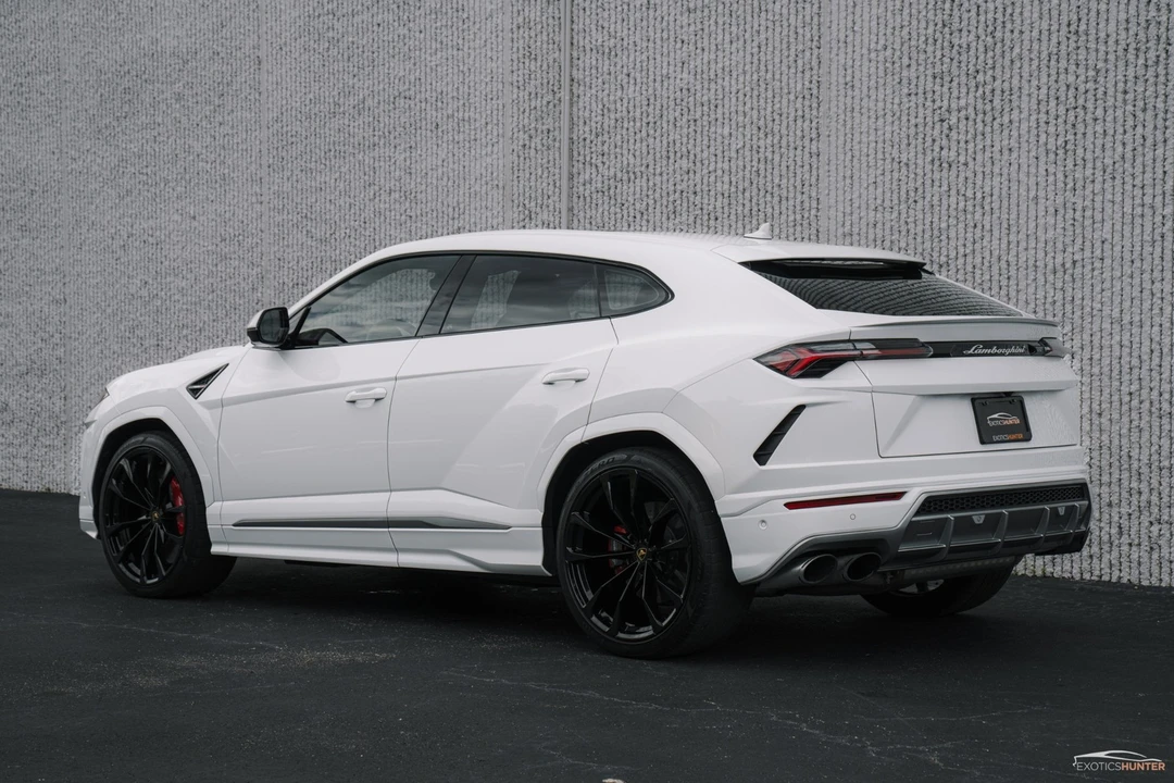 2021 Lamborghini Urus - Image 3 of 12