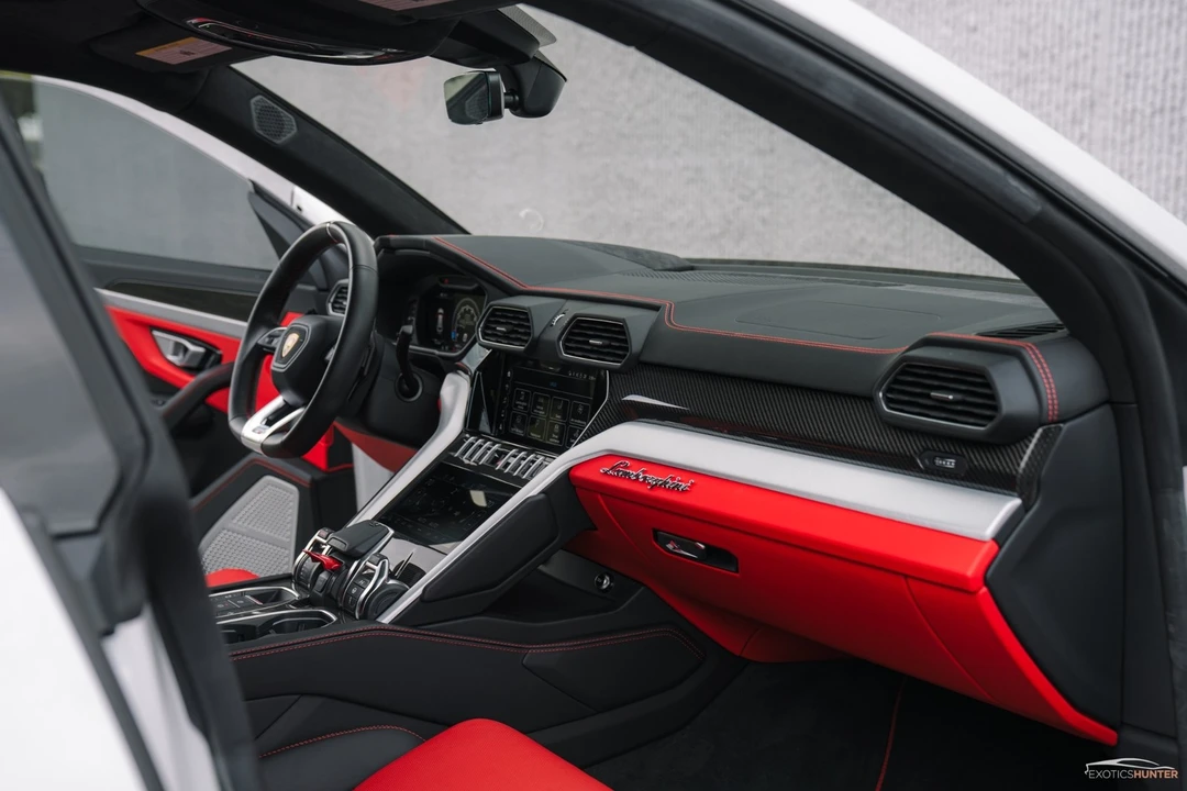 2021 Lamborghini Urus - Image 2 of 12