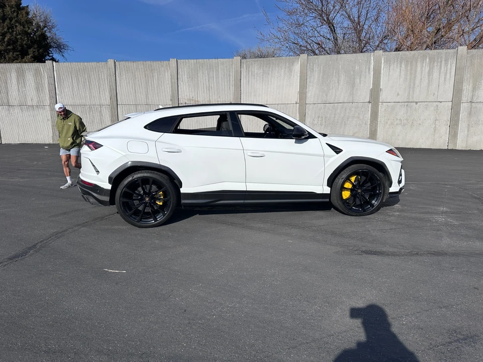 2021 Lamborghini Urus - Image 9 of 13