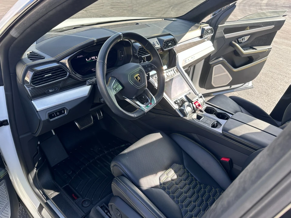 2021 Lamborghini Urus - Image 11 of 13
