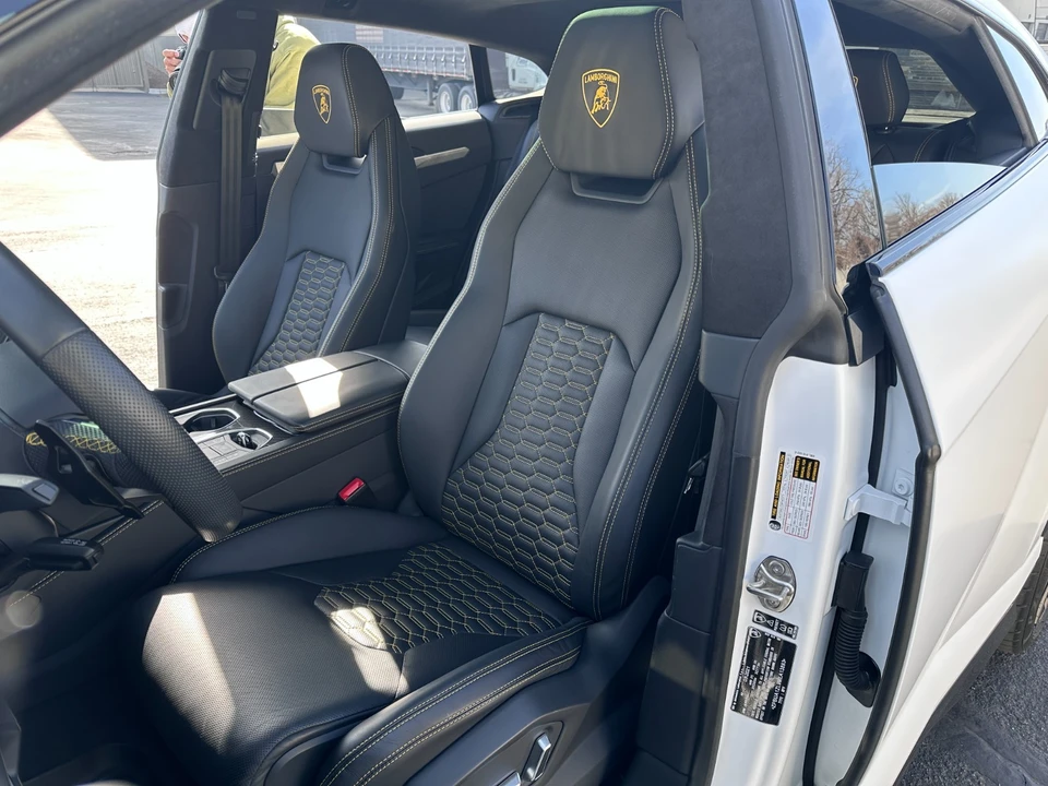 2021 Lamborghini Urus - Image 12 of 13