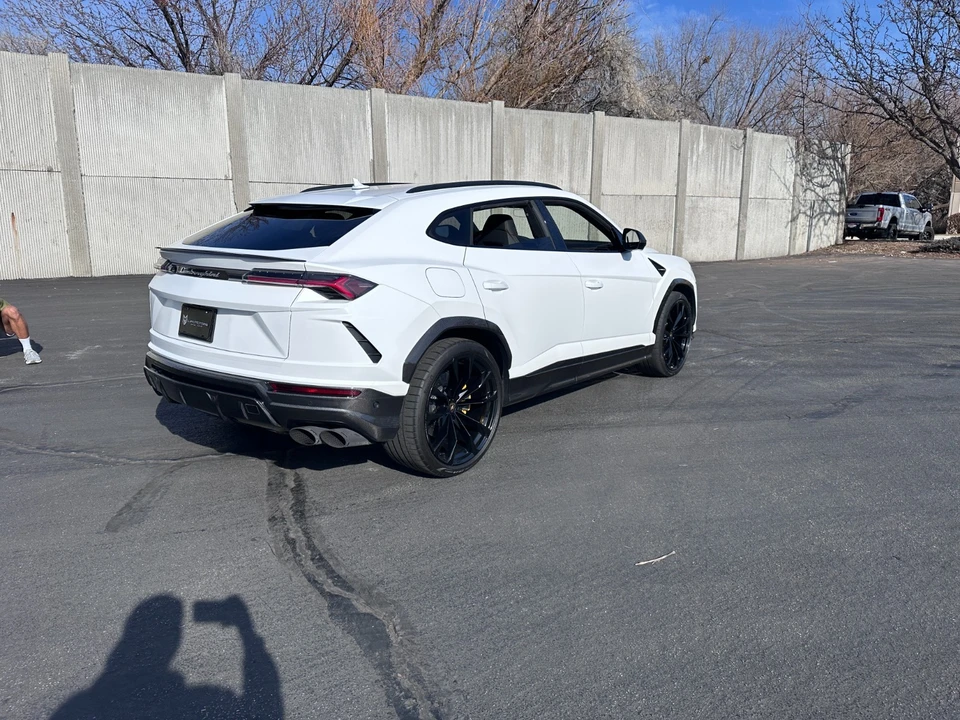 2021 Lamborghini Urus - Image 8 of 13