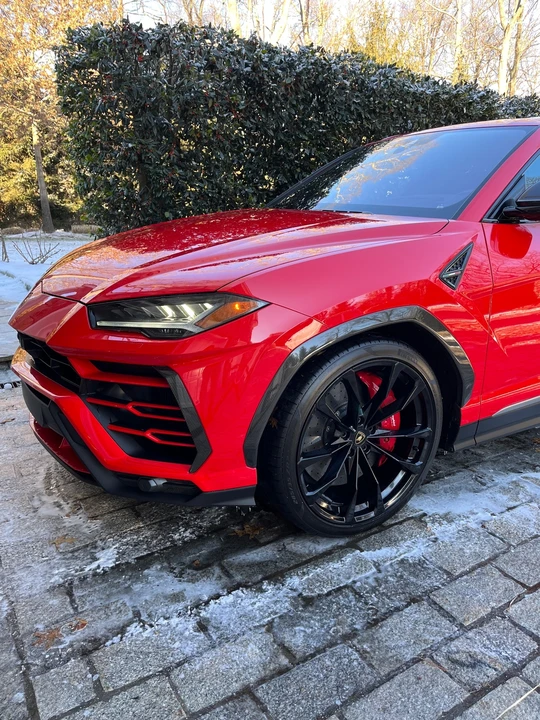 2021 Lamborghini Urus - Image 2 of 9