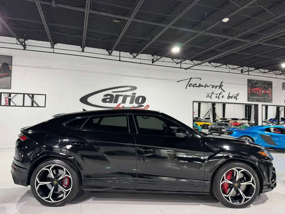 2021 Lamborghini Urus - Image 8 of 12