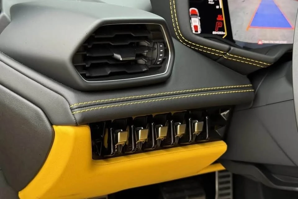 2021 Lamborghini Huracan - Image 15 of 19