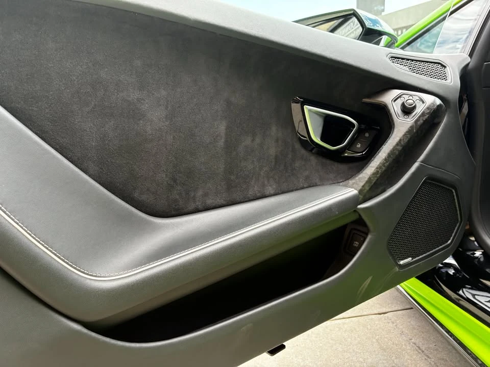 2021 Lamborghini - Image 15 of 20