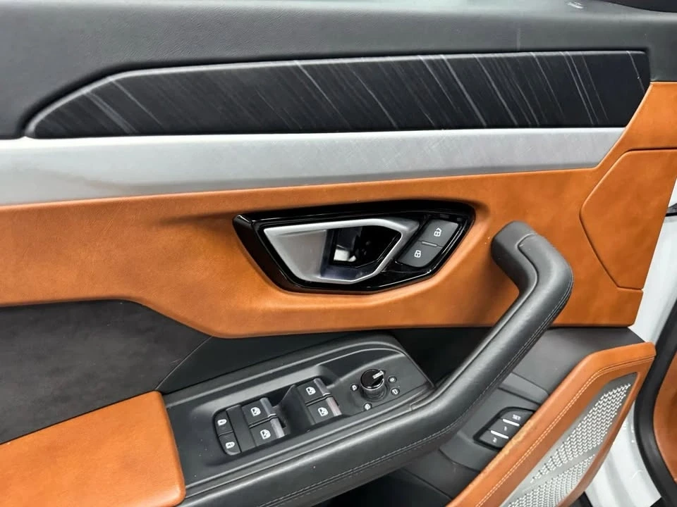 2021 Lamborghini Urus - Image 16 of 19