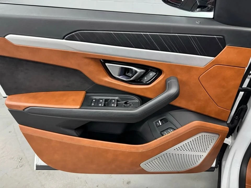2021 Lamborghini Urus - Image 15 of 19