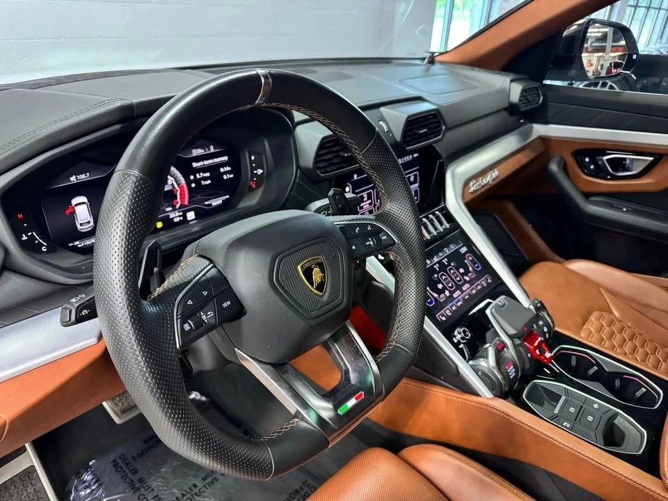 2021 Lamborghini Urus - Image 18 of 19