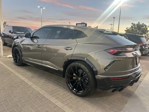 2021 Lamborghini Urus - Image 2 of 7