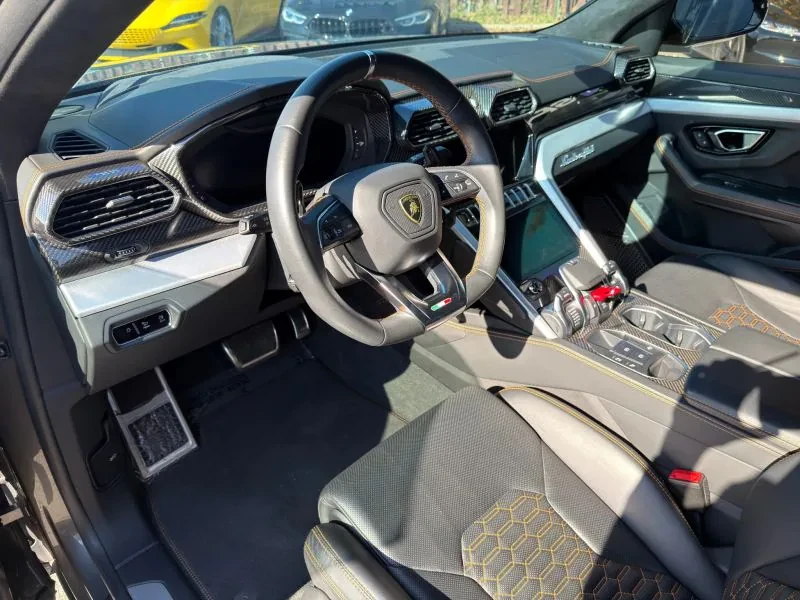 2021 Lamborghini Urus - Image 11 of 18