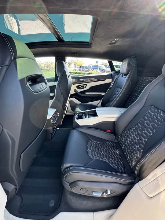 2021 Lamborghini Urus - Image 8 of 15
