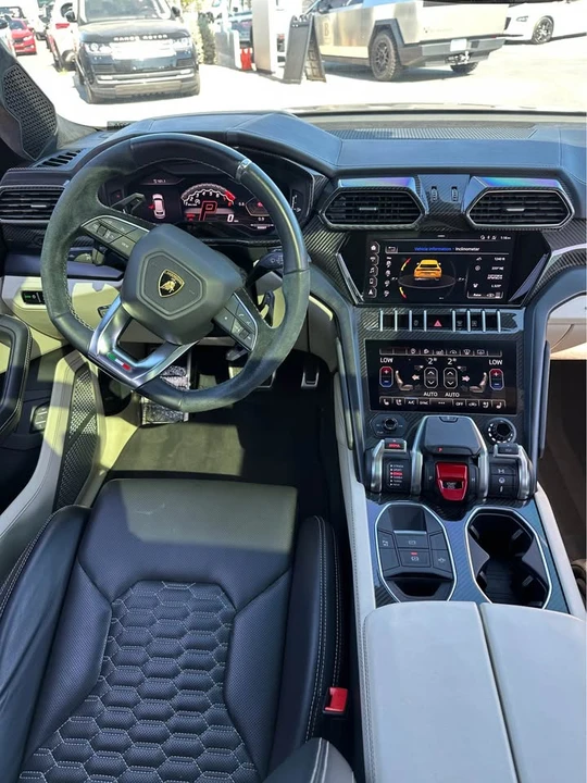 2021 Lamborghini Urus - Image 9 of 15