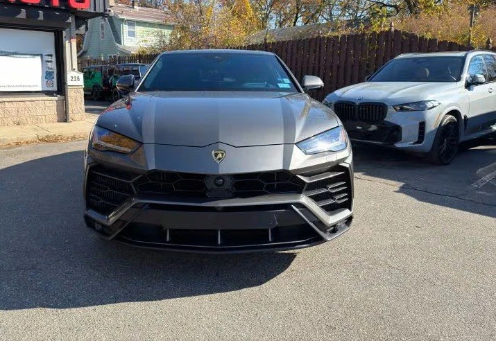 2021 Lamborghini Urus - Image 2 of 18