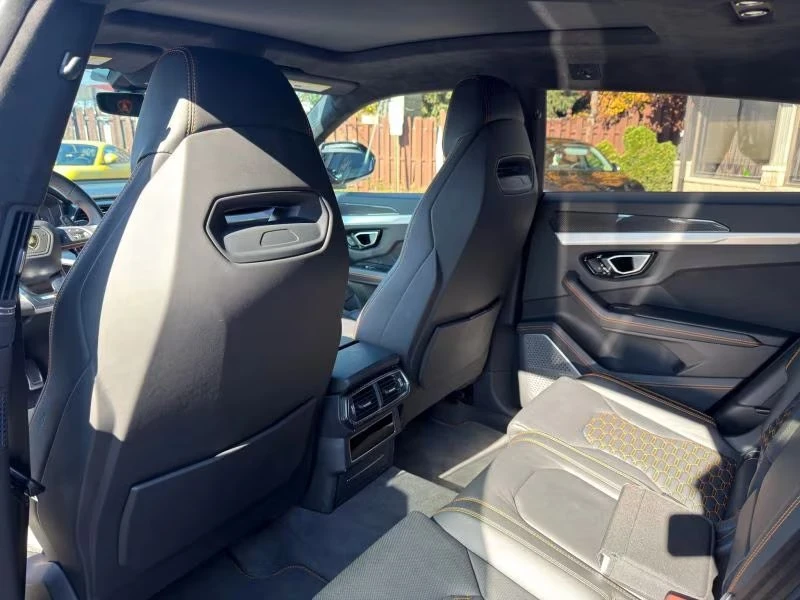 2021 Lamborghini Urus - Image 17 of 18