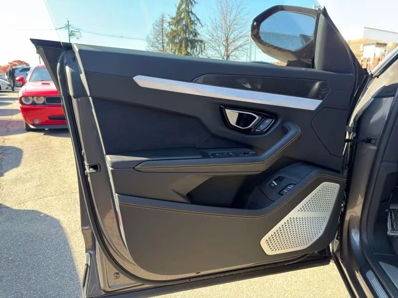 2021 Lamborghini Urus - Image 14 of 18