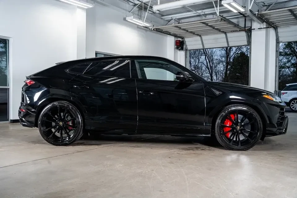 2021 Lamborghini Urus - Image 3 of 13