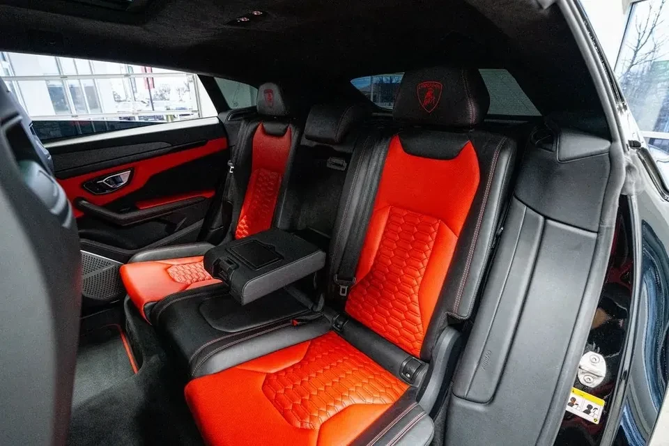 2021 Lamborghini Urus - Image 12 of 13